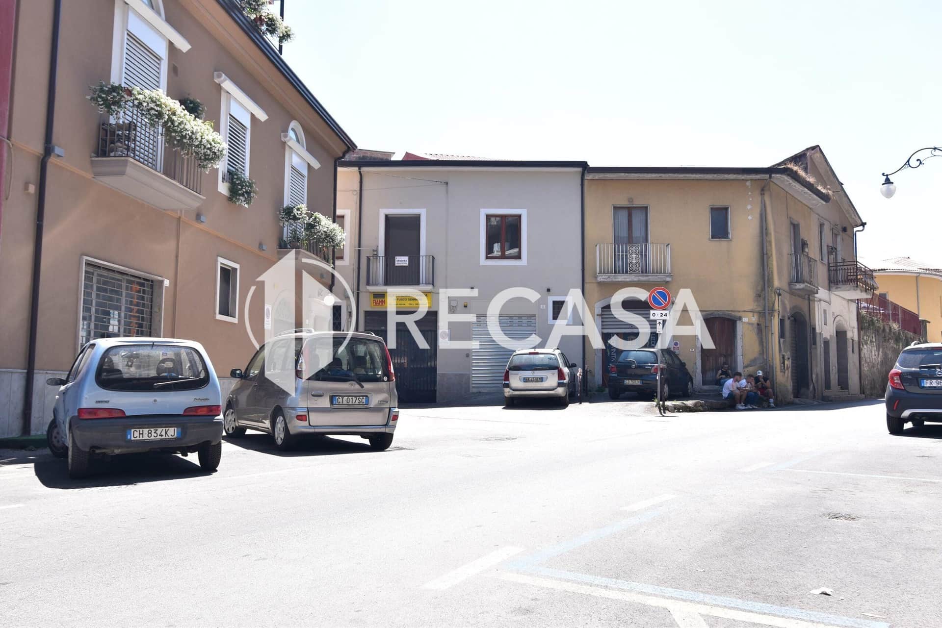 Vendesi Locale con due ambienti ad Atripalda (Av) - Foto 1