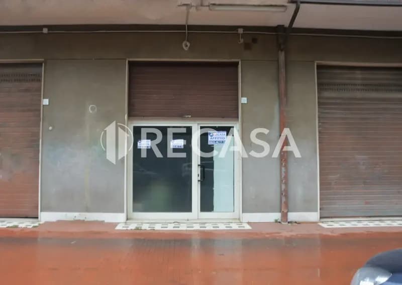 Locale commerciale in affitto