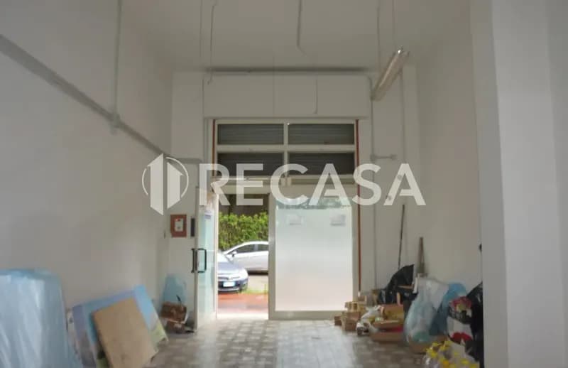 Locale commerciale in affitto