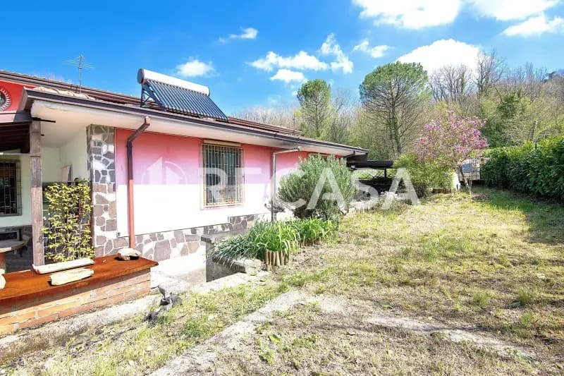 Villa singola con giardino