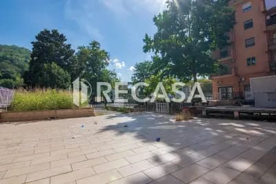 Vendita locale deposito con corte esclusiva Atripalda 