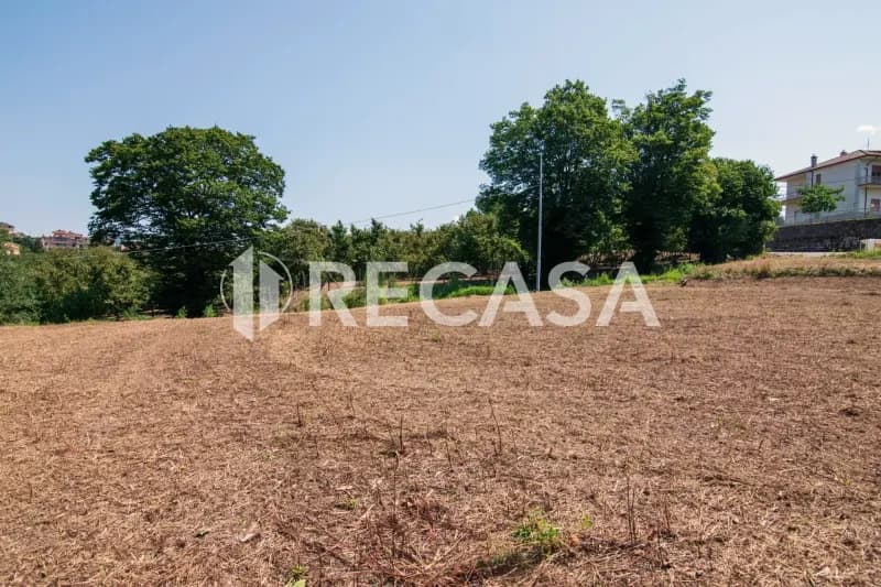 Terreno edificabile di 640 mq in vendita ad Aiello del Sabato 