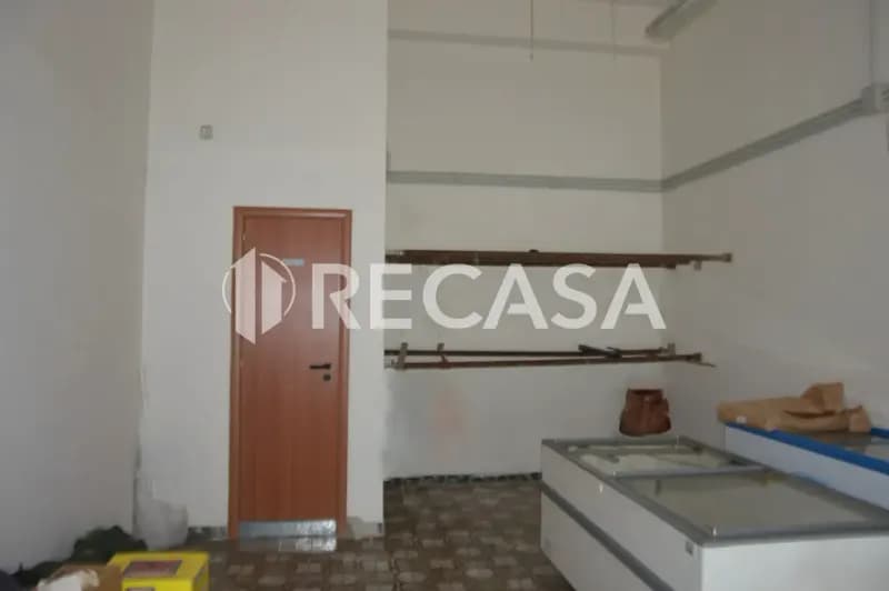 Locale commerciale in affitto