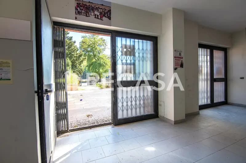 Affitto locale deposito con corte esclusiva Atripalda