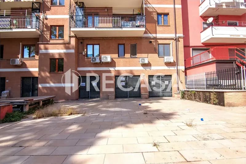 Affitto locale deposito con corte esclusiva Atripalda