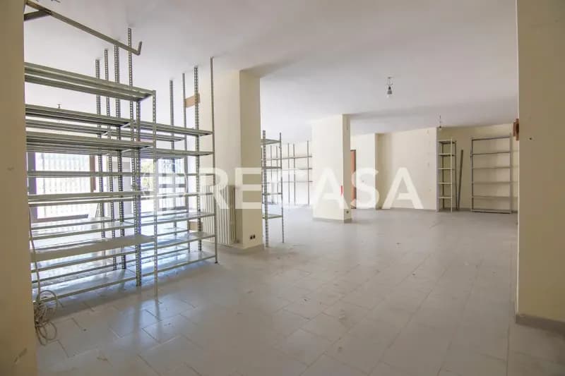 Affitto locale deposito con corte esclusiva Atripalda